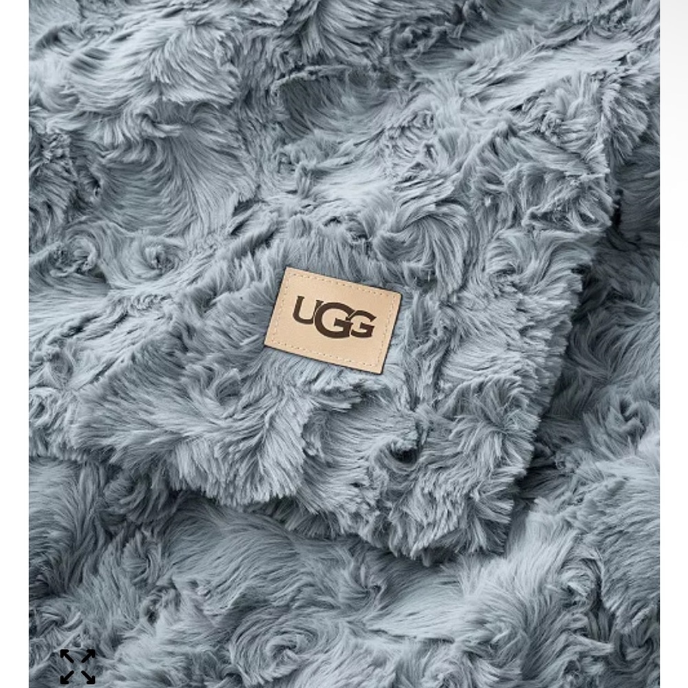 UGG Textured Throw Blanket - Picture 2 of 4